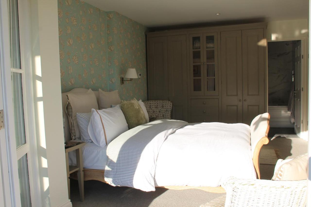 Compass Rose Bed and Breakfast Dartmouth Exteriör bild