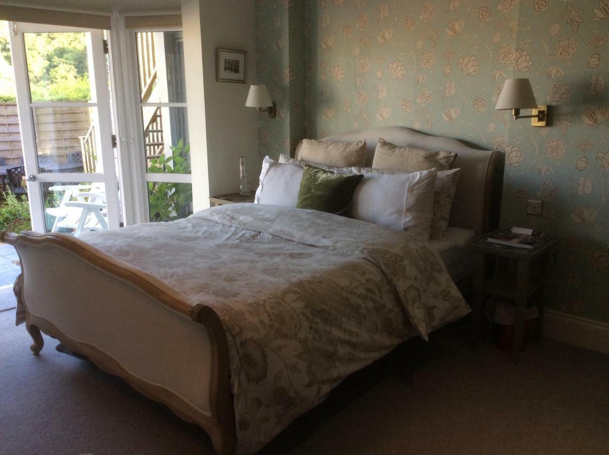 Compass Rose Bed and Breakfast Dartmouth Exteriör bild