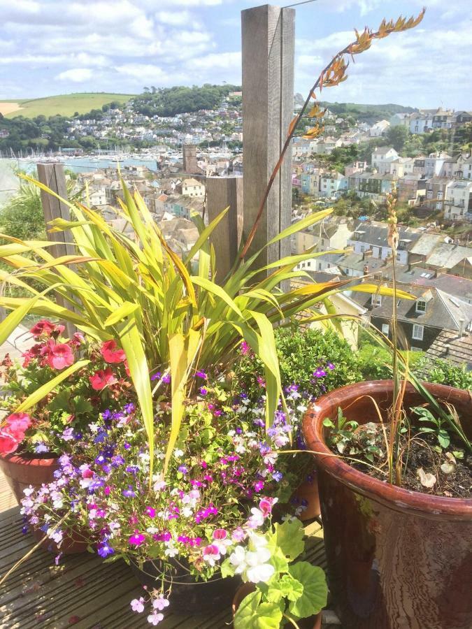 Compass Rose Bed and Breakfast Dartmouth Exteriör bild