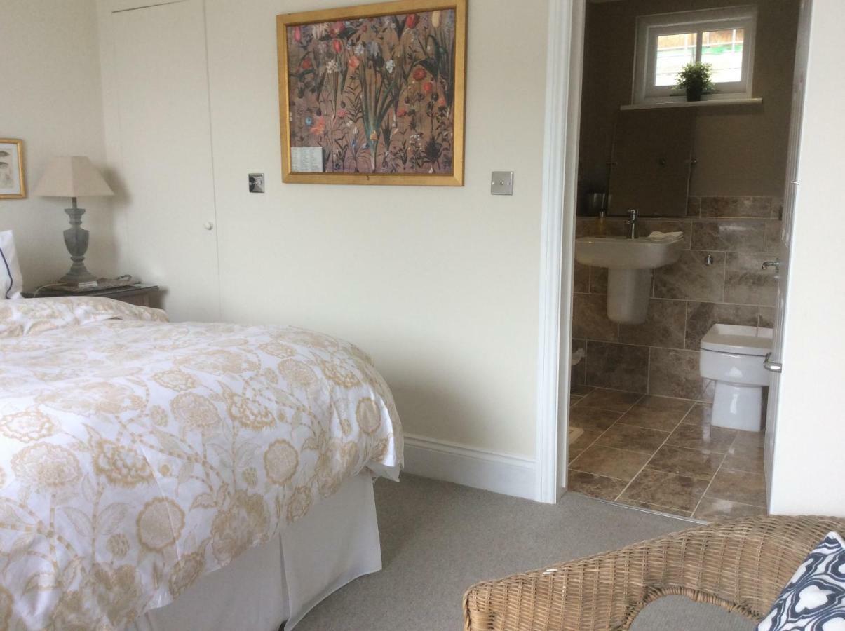 Compass Rose Bed and Breakfast Dartmouth Exteriör bild