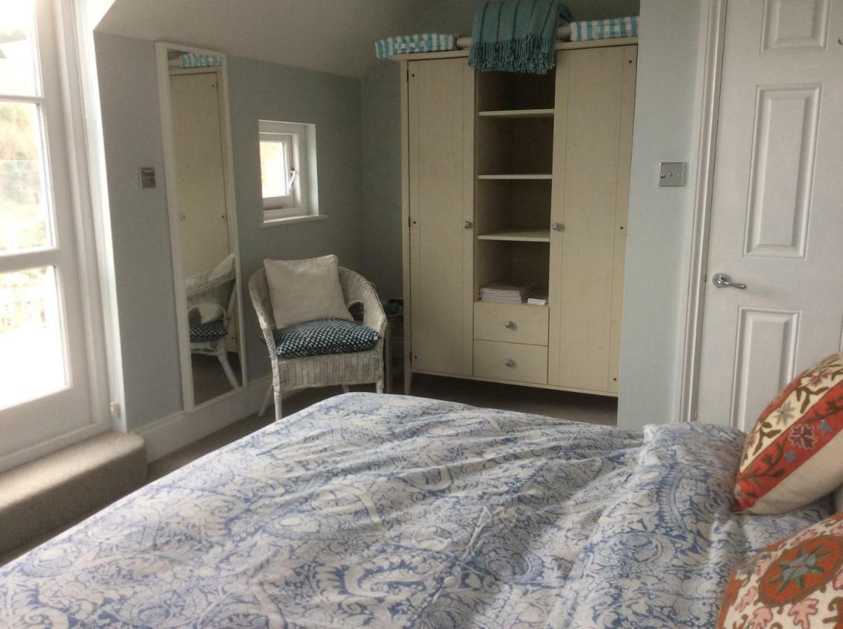 Compass Rose Bed and Breakfast Dartmouth Exteriör bild